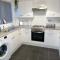 Modern 2 bed house Cannock Perfect for contractors Business Travellers Short Stays Driveway for 2 vehicles Close to M6 M54 i54 A5 A38 McArthur Glen Designer Outlet - Cannock