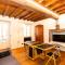 Stylish Quardilatero Romano Central Flat