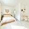 Pathos Guest House - Quarto dʼAltino