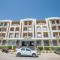 Poolside With Patio Near El Gouna - 2 x Large Pools & Kitchen - European Standards - Tiba Resort P4 - 赫尔格达