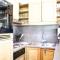 Spacious Family 2-bed, 2-bath with parking, private piste
