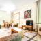 Spacious Family 2-bed, 2-bath with parking, private piste