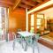 Spacious Family 2-bed, 2-bath with parking, private piste