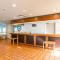Wisterian Life Club Toba