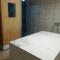 appartement avec Jacuzzi hammam sauna privatisé au rez de chaussée ds maison à Voglans à 2 kilomètres du lac du bourget en Savoie entre Chambéry et Aix les Bains cure thermale