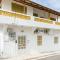 Comfortable and Affordable Deal Close to Beach and Rainforest