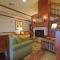 Country Inn & Suites by Radisson, Washington at Meadowlands, PA