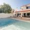 Modern Algarve Villa with Heated Pool and Beach Access - Altura