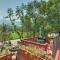 Colorful Bungalow By Pikes PeakandGarden of the Gods - Manitou Springs