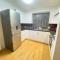 Paisley Central Apartment