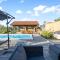 Olive Tree House with Jacuzzi, WiFi and 40m2 pool - Širitovci