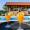 Olive Tree House with Jacuzzi, WiFi and 40m2 pool - Širitovci