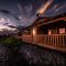 -Pet Friendly- Miners Cabin #5 -Two Double Beds - Private Balcony