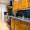 Central, stylish 3 bed apartment with sea views