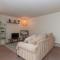 Contemporary, marine 2bd/1ba Apartment C in Kent