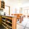 Bright spacious two bed South facing family apartment - 福勒恩