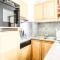 Bright spacious two bed South facing family apartment - 福勒恩