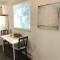 Contemporary, marine 2bd/1ba Apartment C in Kent