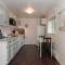 Contemporary, marine 2bd/1ba Apartment C in Kent