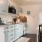 Contemporary, marine 2bd/1ba Apartment C in Kent - Kent