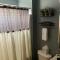 Hakuna Matata Hostel Shared Room - Charlotte