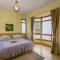 StayVista at Sunshine Estate 2BR with Outdoor Sitting - Chail