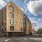 A beautiful brand new flat 25-minute to London