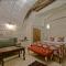 Risus Cave Suites
