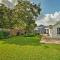 Pet-Friendly Brenham Cottage with Yard!