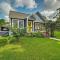 Pet-Friendly Brenham Cottage with Yard!