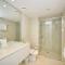 Deluxe Private Apartment in Surfers Paradise