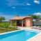 Villa Green Holiday