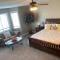 Luxury and Spacious Waterside Getaway