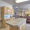 Red Rock Rambler Moab Home with Hot Tub and Views!