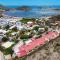 Beautiful suite S14, pool, next to Pinel Island