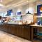 Holiday Inn Express Hotel & Suites Evanston, an IHG Hotel