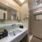 Starr Hotel and Serviced Apartment -Shanghai Jingan Railway Station