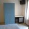 Room in BB - Spacious double room right by the sea