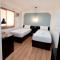Beds & Friends Hostel Mactan with Pool and Bar - Mactan
