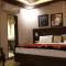 Maple Leaf Hotel