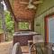 Lily Pad on the Pond Broken Bow Home with Hot Tub - 斯蒂芬斯穴窟