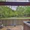 Lily Pad on the Pond Broken Bow Home with Hot Tub - 斯蒂芬斯穴窟