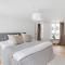 Sanders Regent - Popular Three-Bedroom Apartment Near Central Square