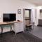 Holiday Inn & Suites - Farmington Hills - Detroit NW, an IHG Hotel