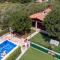 Apartments Ani- pool and hot tub - Seget Vranjica