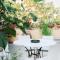 Central 2-Bedroom Apartment with Rooftop Access! EP9G
