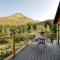 Stunning 5 star chalet with loch views - Crianlarich