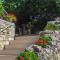 Vikos Hotel