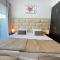 Private gorgeous Room with Marina view with Shared Kitchen in Shared Apartment