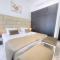 Private gorgeous Room with Marina view with Shared Kitchen in Shared Apartment